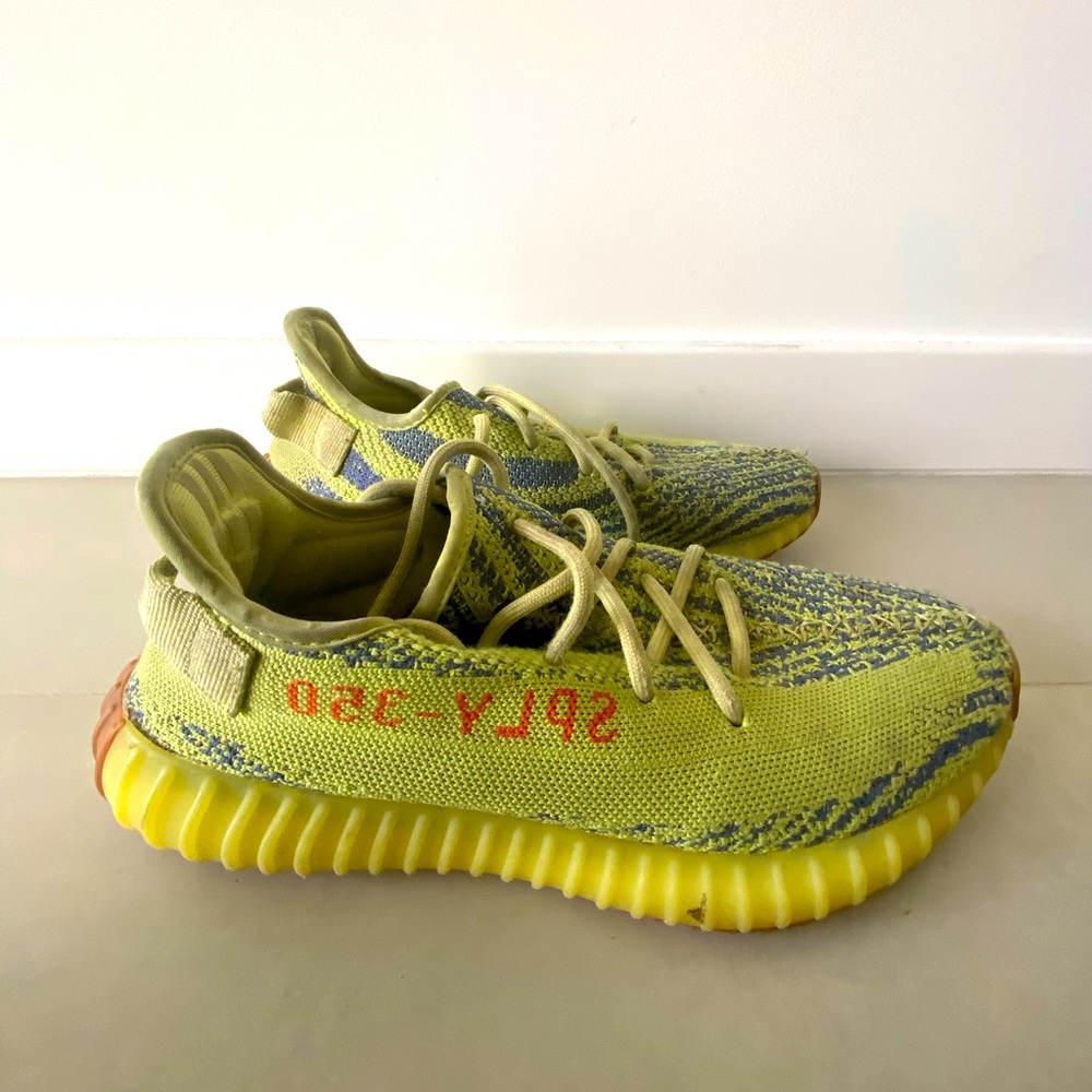 Mens size 8.5 Yeezy Boost 350 V2 semi frozen yellow